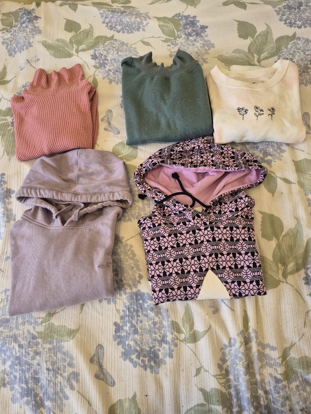 Women's XS Sweater Bundle